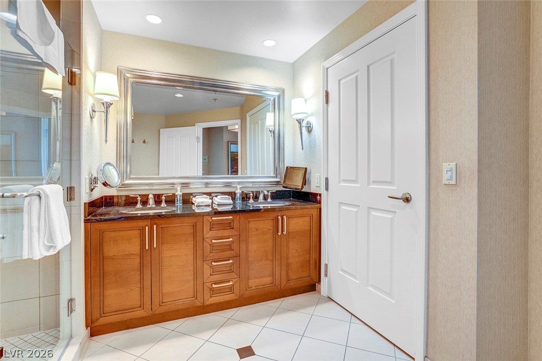 135 East Harmon Avenue 3704