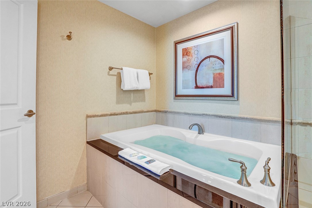 135 East Harmon Avenue 3704