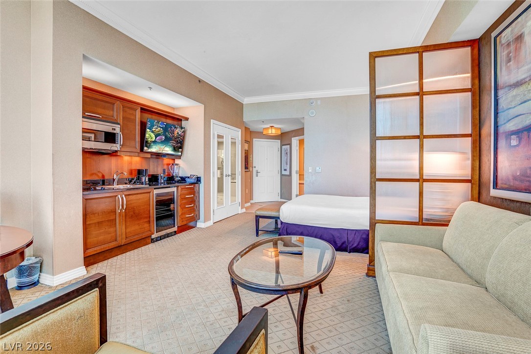 135 East Harmon Avenue 3704