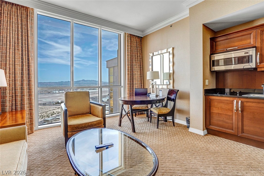 135 East Harmon Avenue 3704