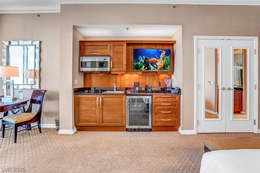 135 East Harmon Avenue 3704