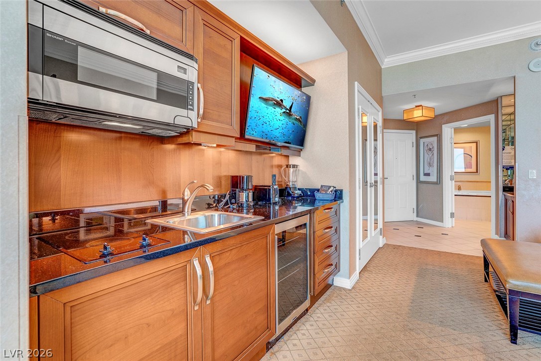 135 East Harmon Avenue 3704