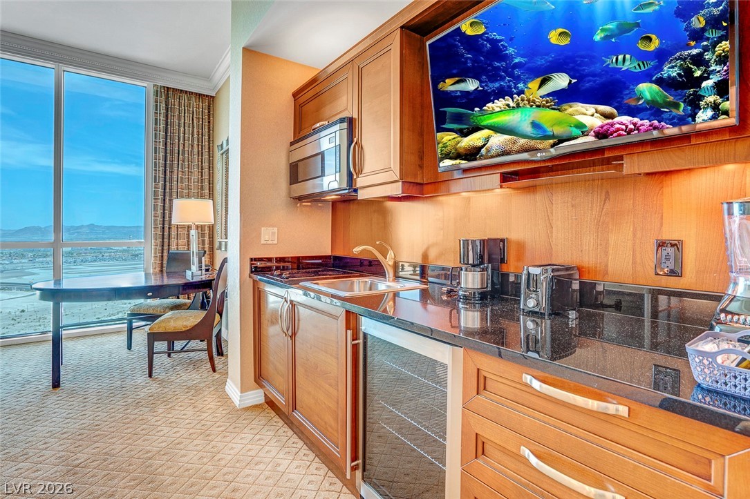 135 East Harmon Avenue 3704