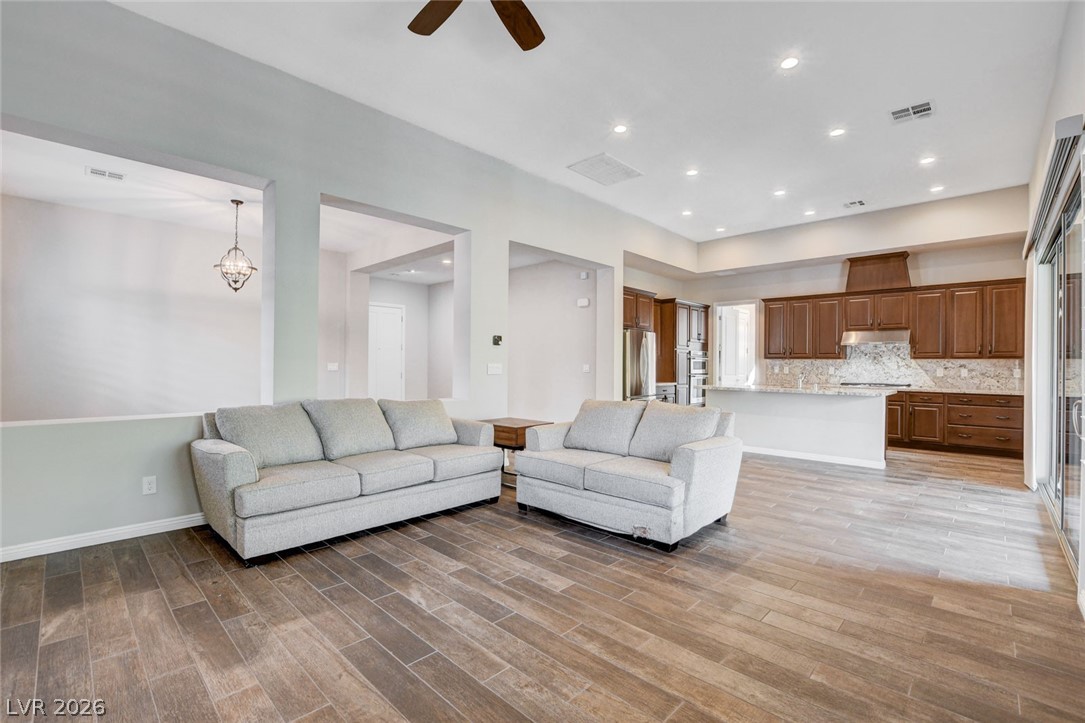 6803 Regency Crest Avenue