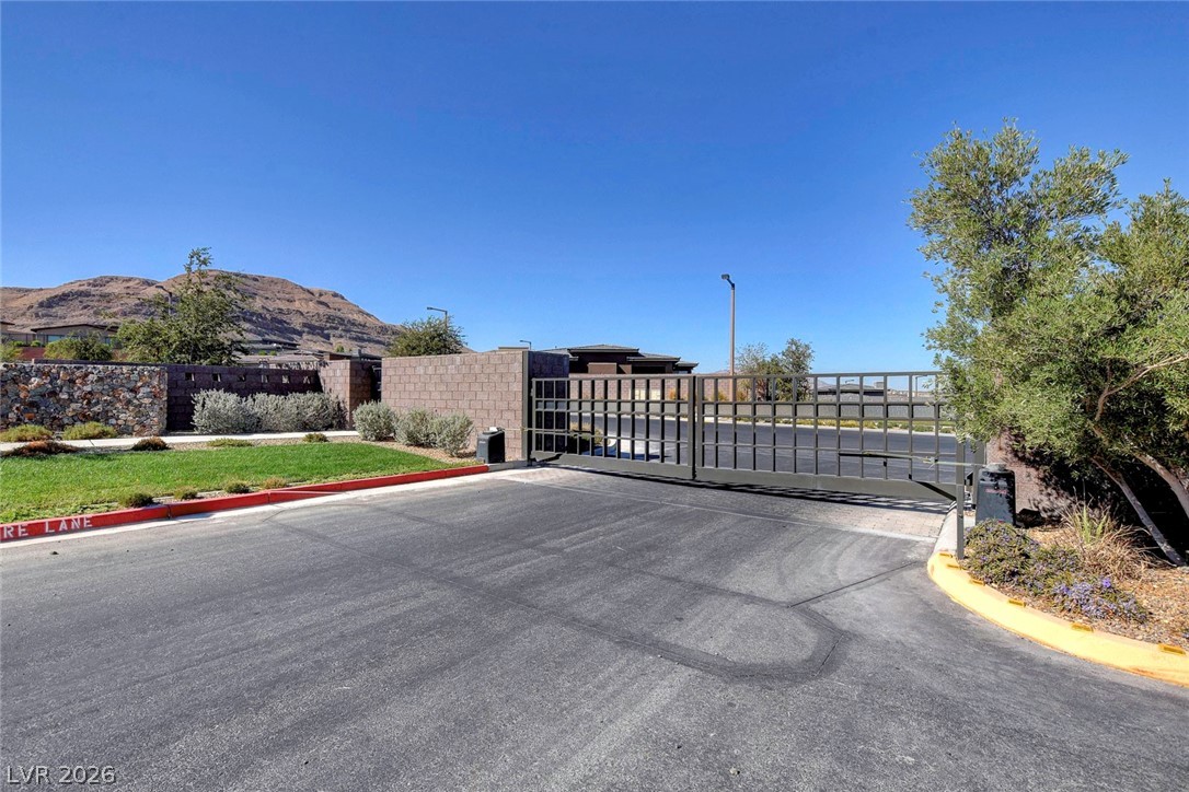 6803 Regency Crest Avenue