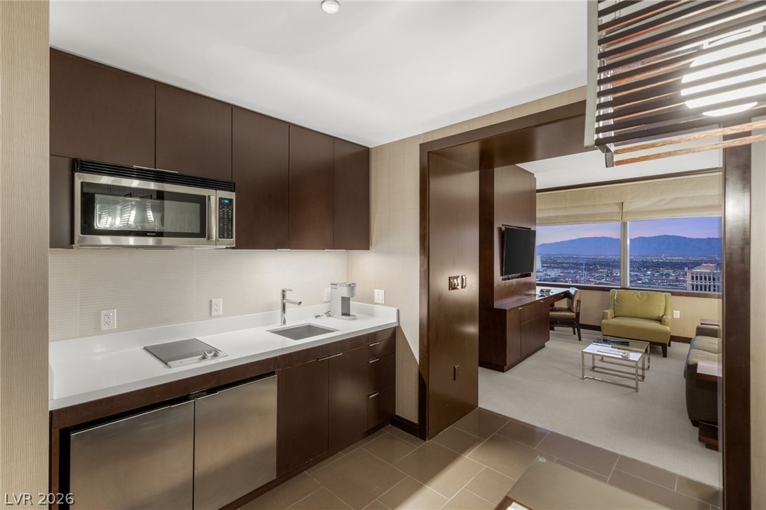 2600 West Harmon Avenue 50012