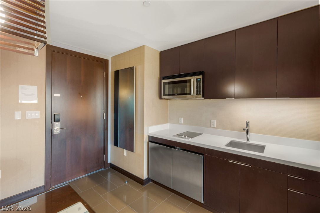 2600 West Harmon Avenue 50012