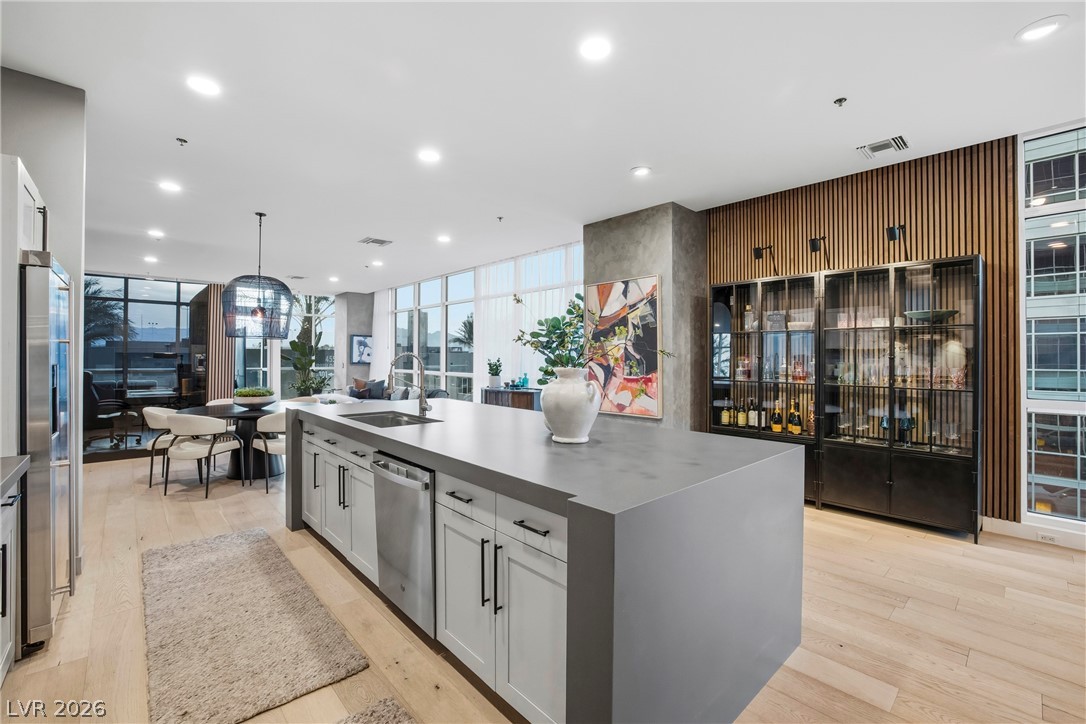 4575 Dean Martin Drive 307