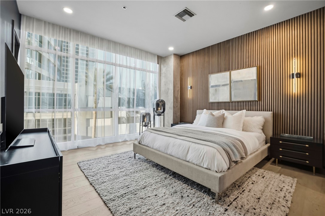 4575 Dean Martin Drive 307