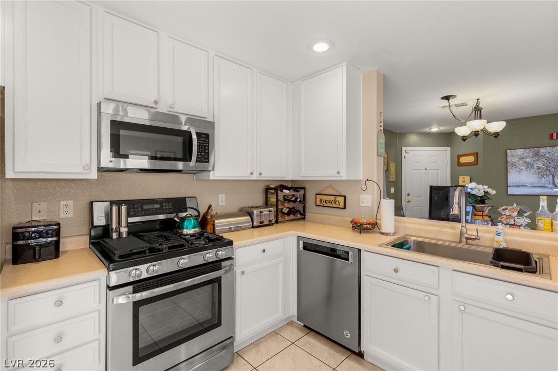 3217 Inlet Bay Avenue