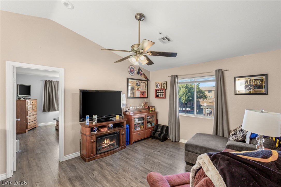 3217 Inlet Bay Avenue