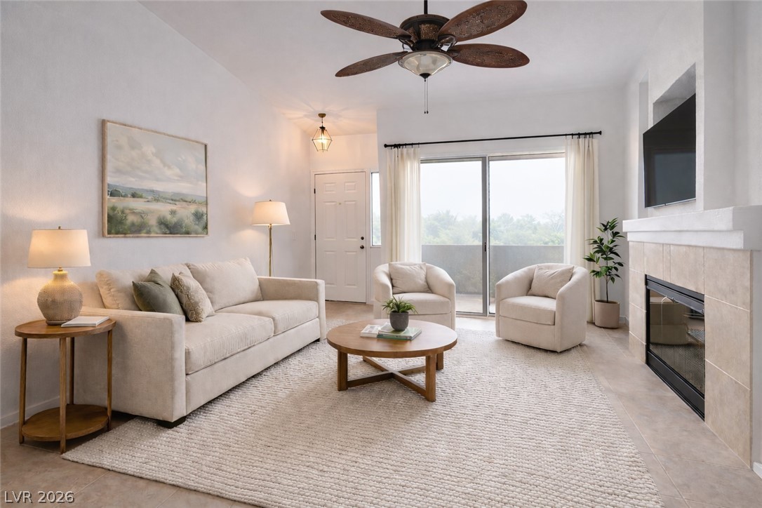 2305 West Horizon Ridge Parkway 1523