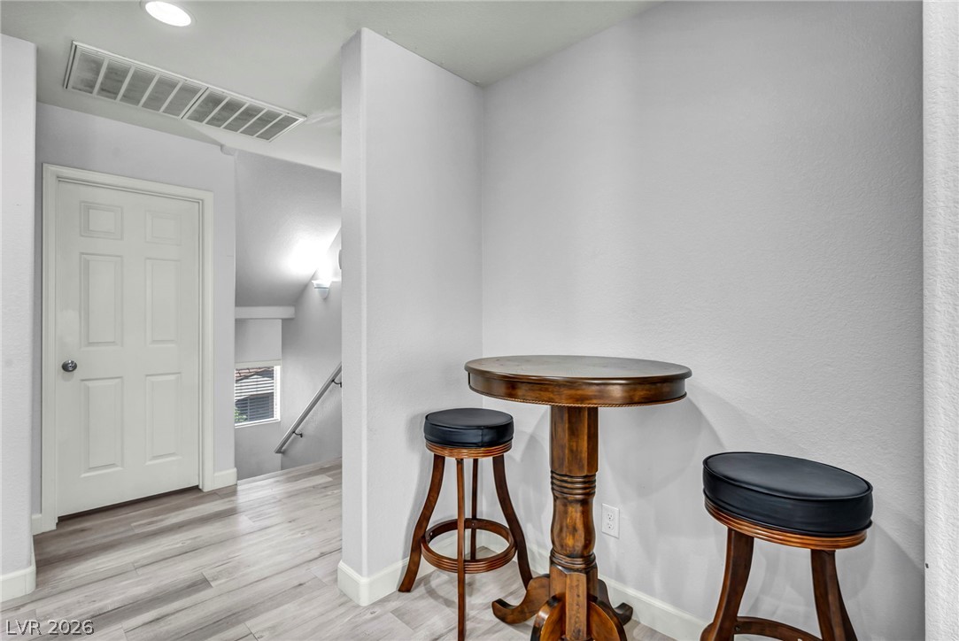 1525 Spiced Wine Avenue 24104