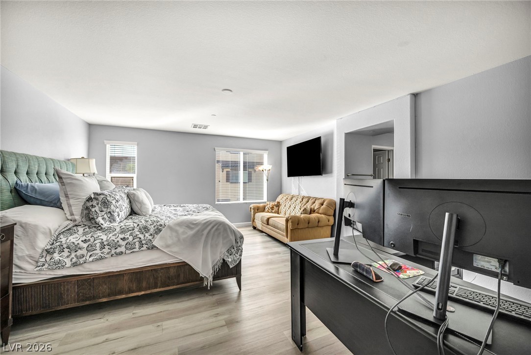1525 Spiced Wine Avenue 24104