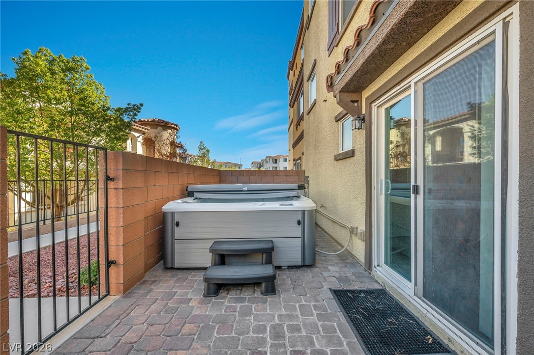 1525 Spiced Wine Avenue 24104