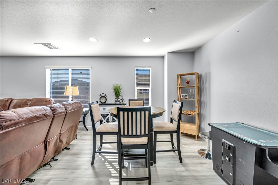 1525 Spiced Wine Avenue 24104