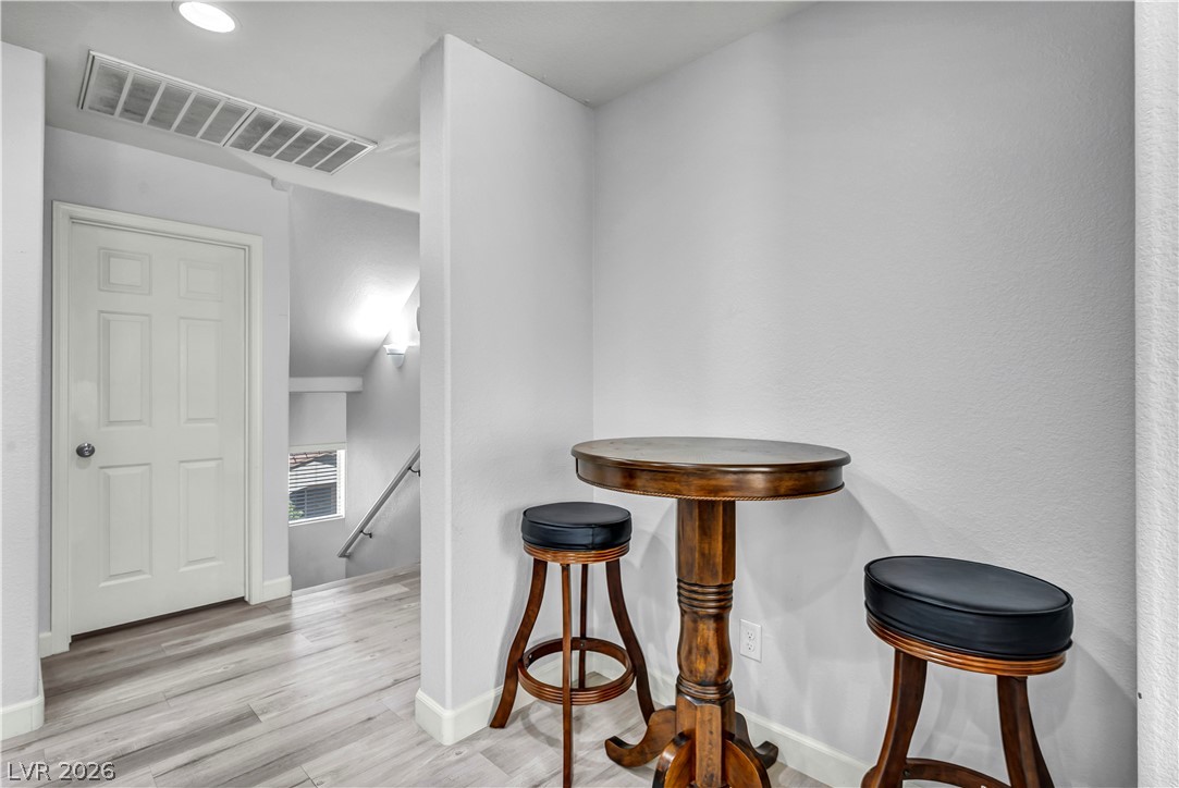1525 Spiced Wine Avenue 24104