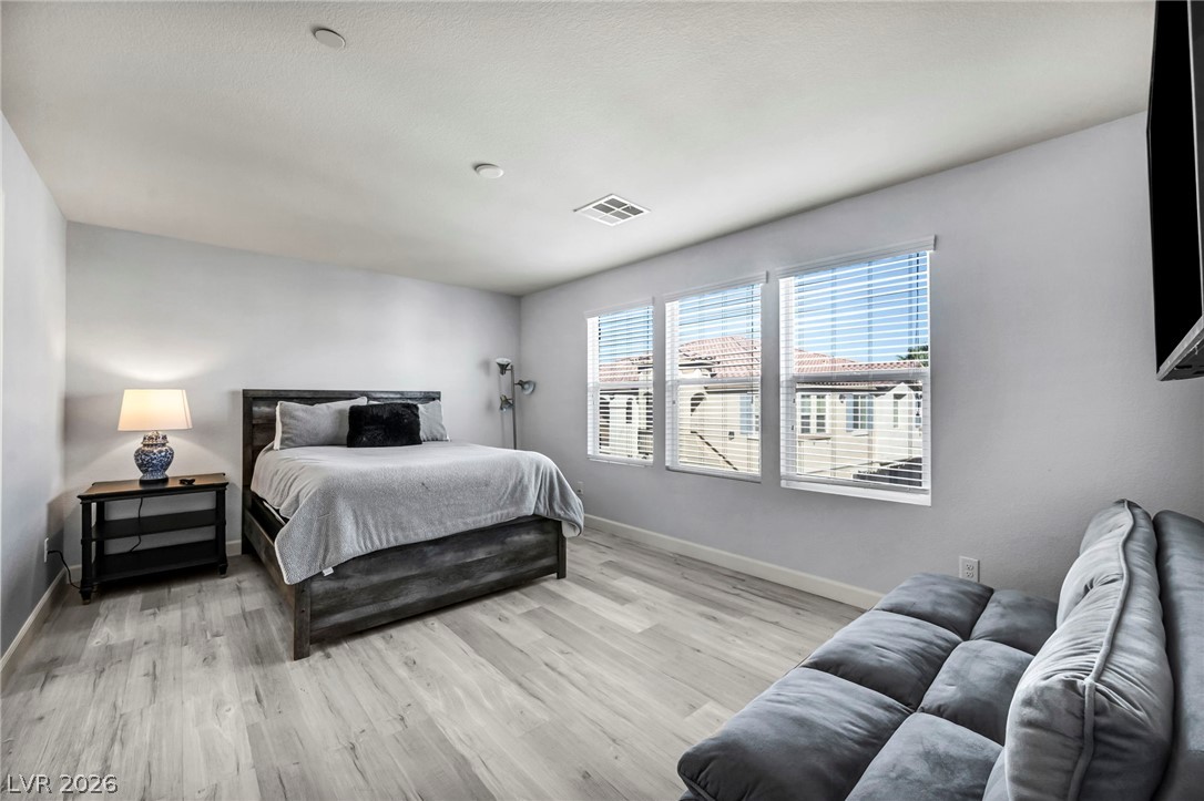 1525 Spiced Wine Avenue 24104