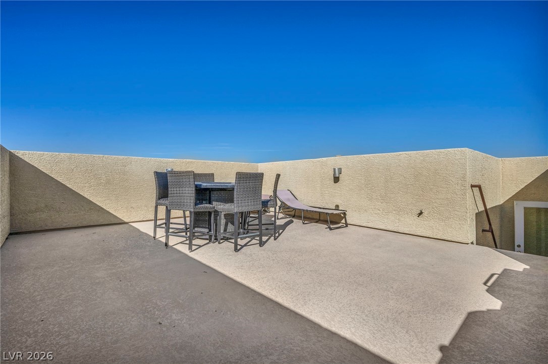 1525 Spiced Wine Avenue 24104