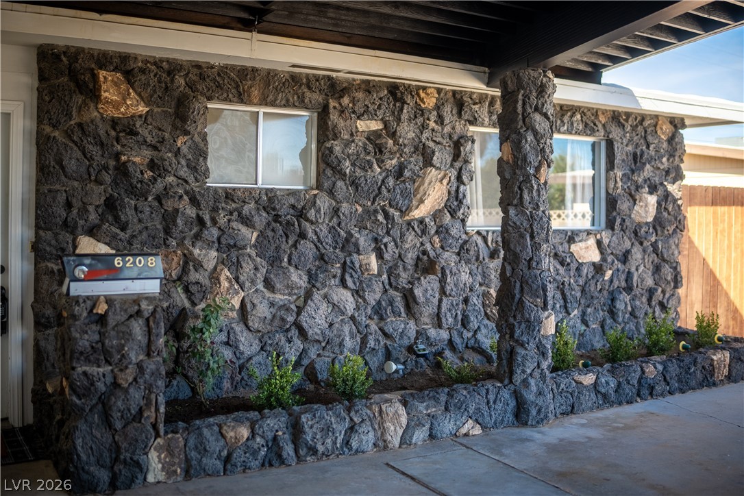 6208 Cromwell Avenue