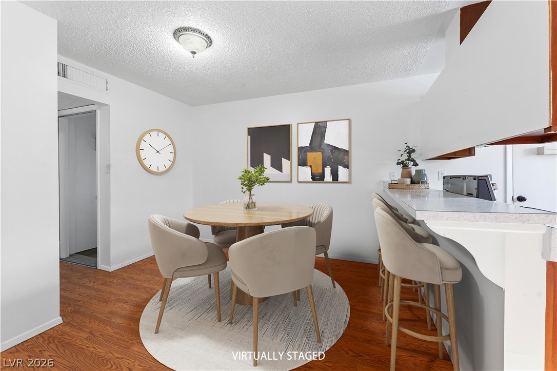 6208 Cromwell Avenue