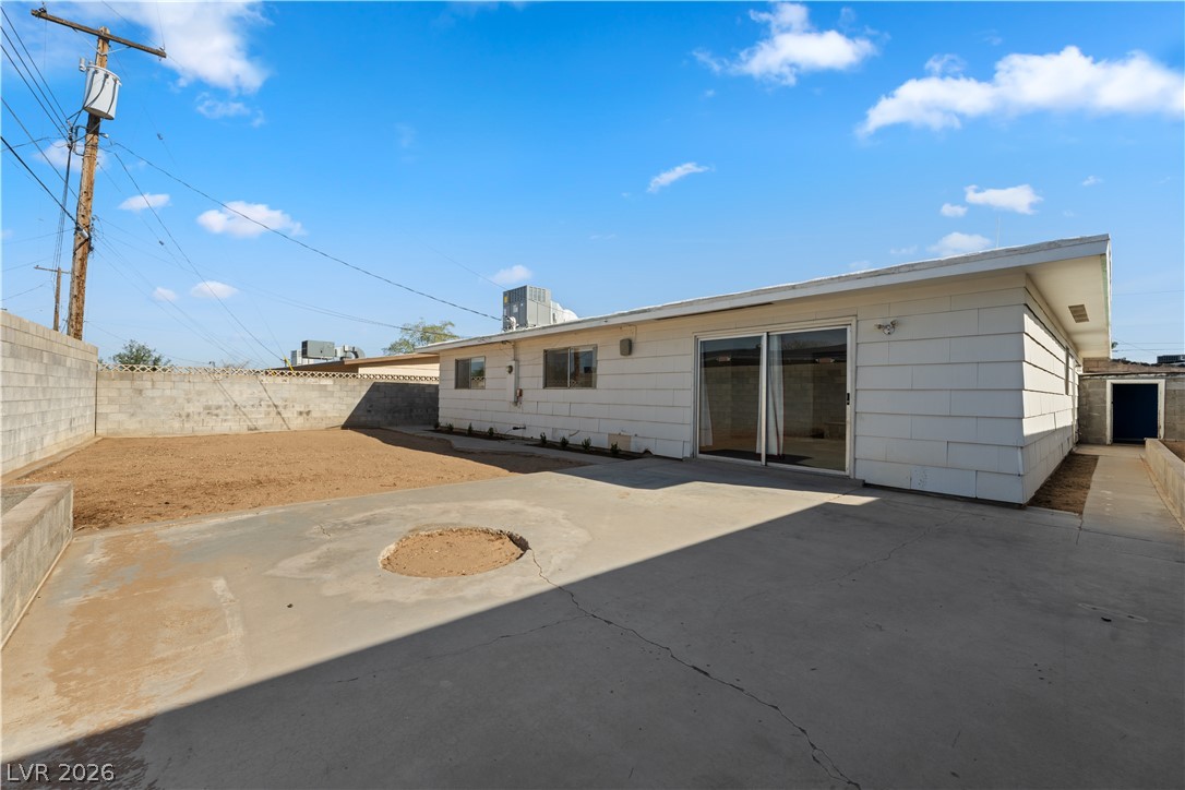 6208 Cromwell Avenue