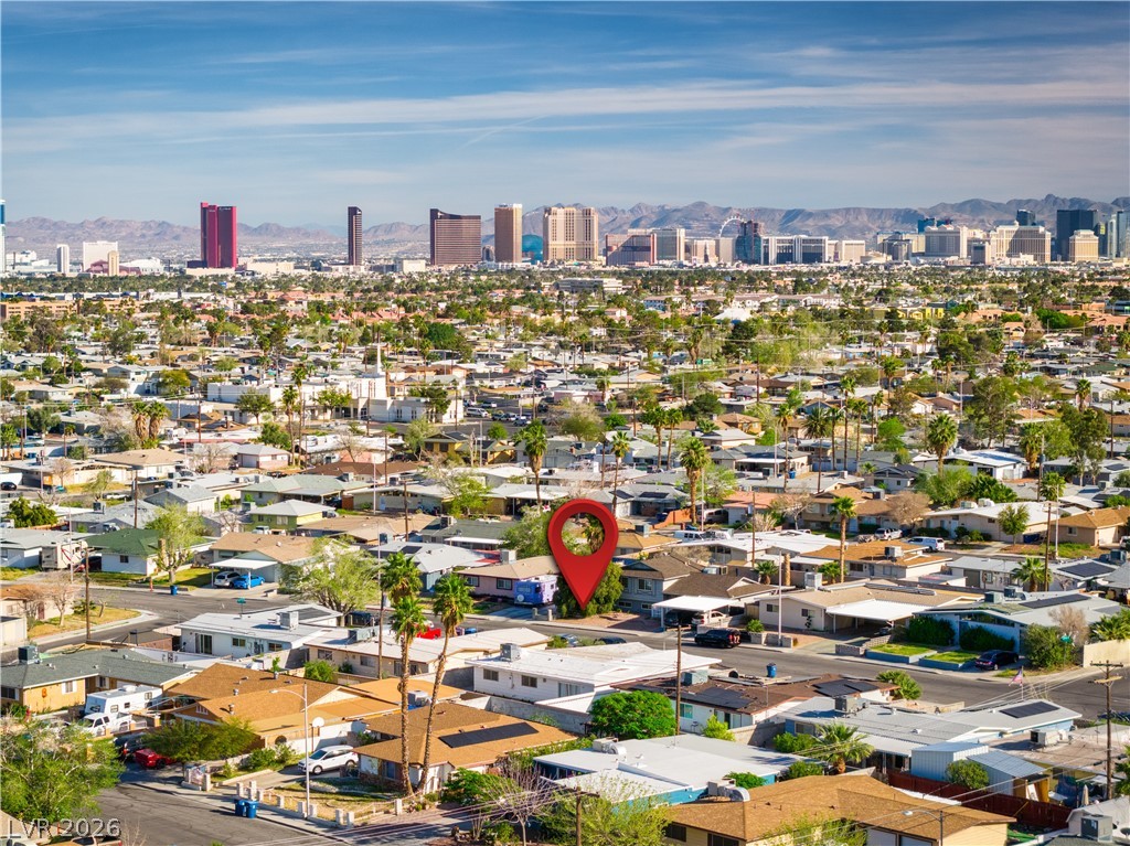 6208 Cromwell Avenue