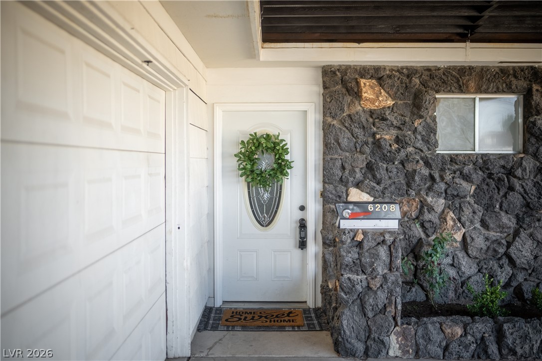 6208 Cromwell Avenue