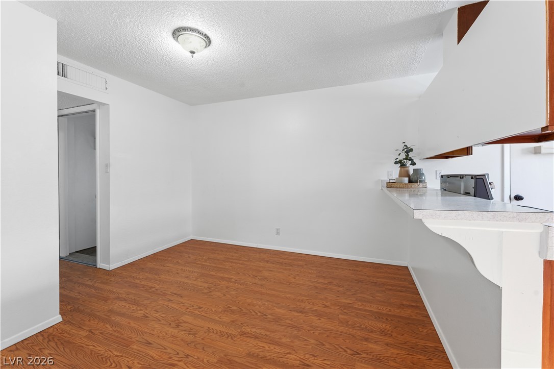 6208 Cromwell Avenue