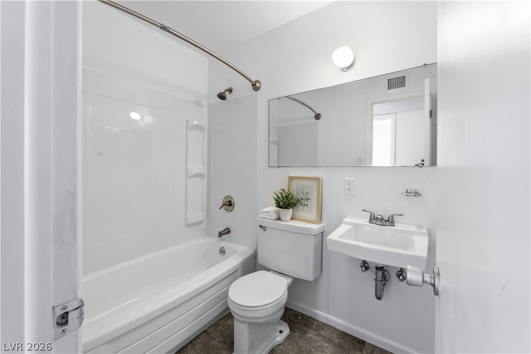 6208 Cromwell Avenue