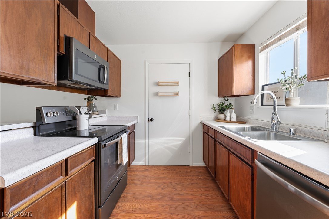 6208 Cromwell Avenue