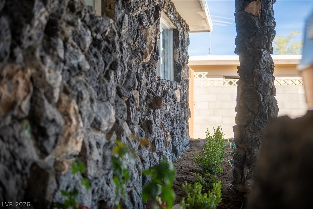 6208 Cromwell Avenue