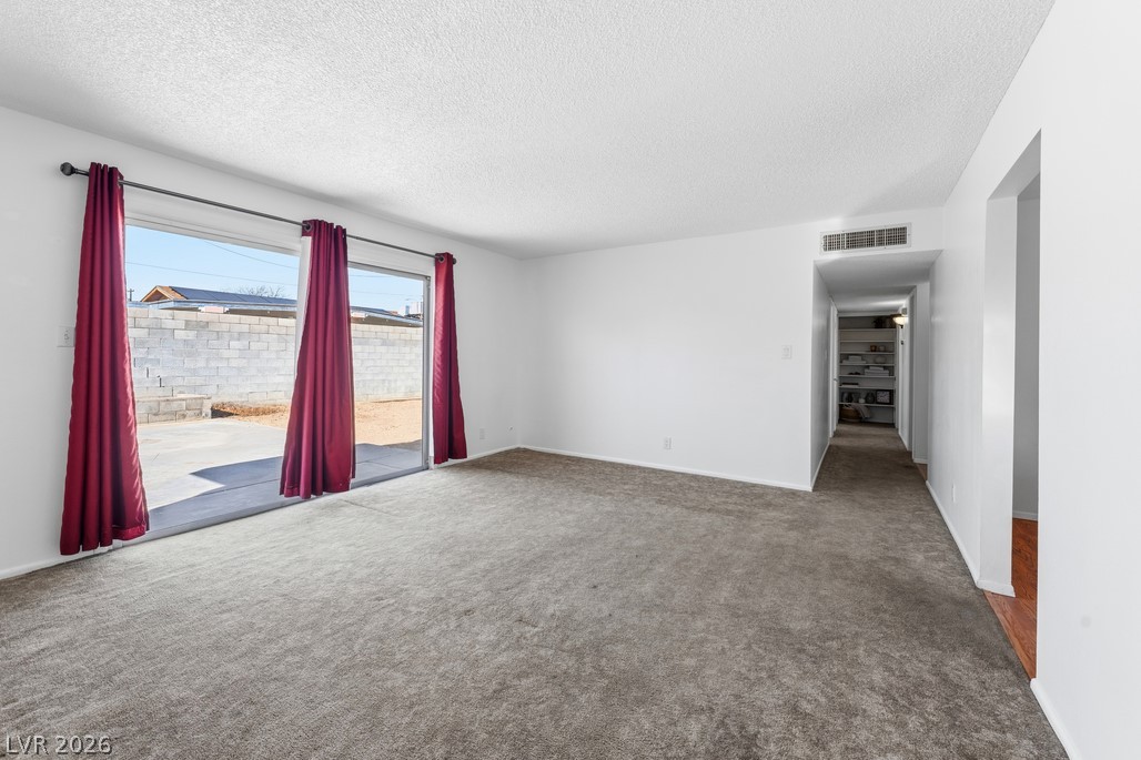 6208 Cromwell Avenue