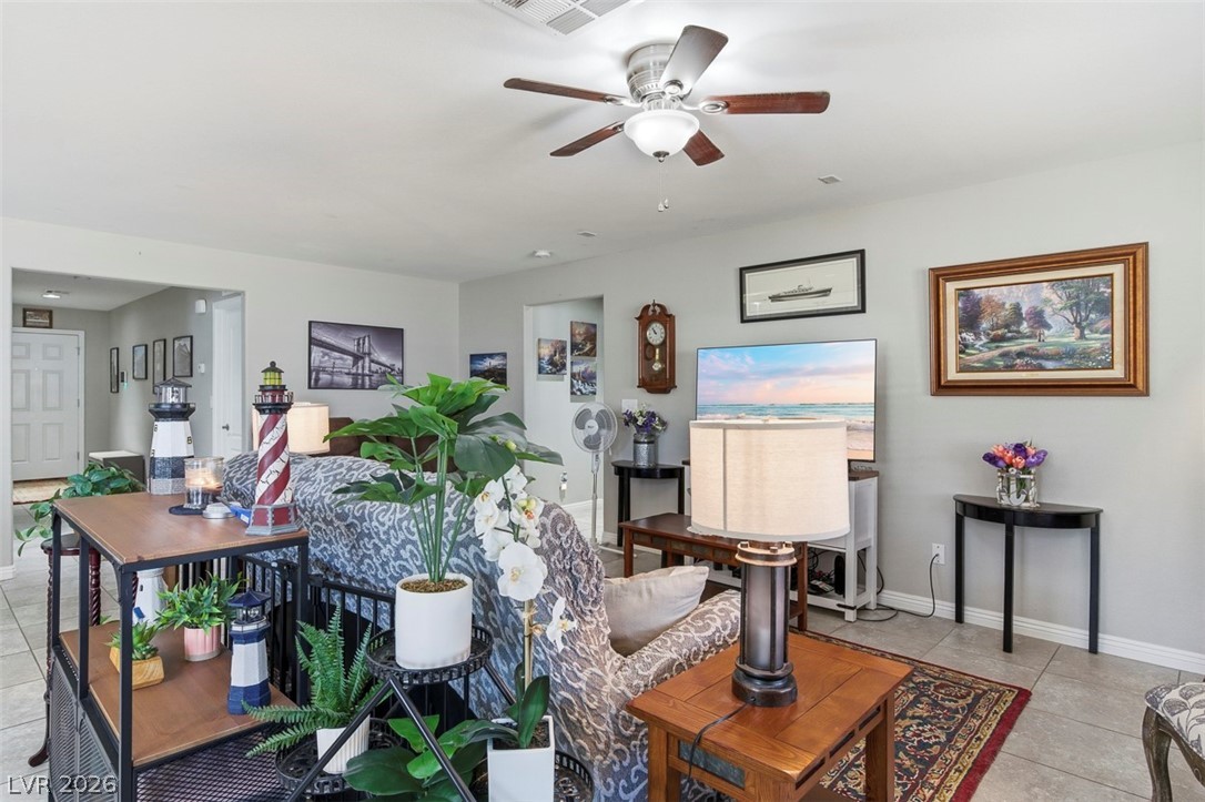 3882 East Chaffe Avenue