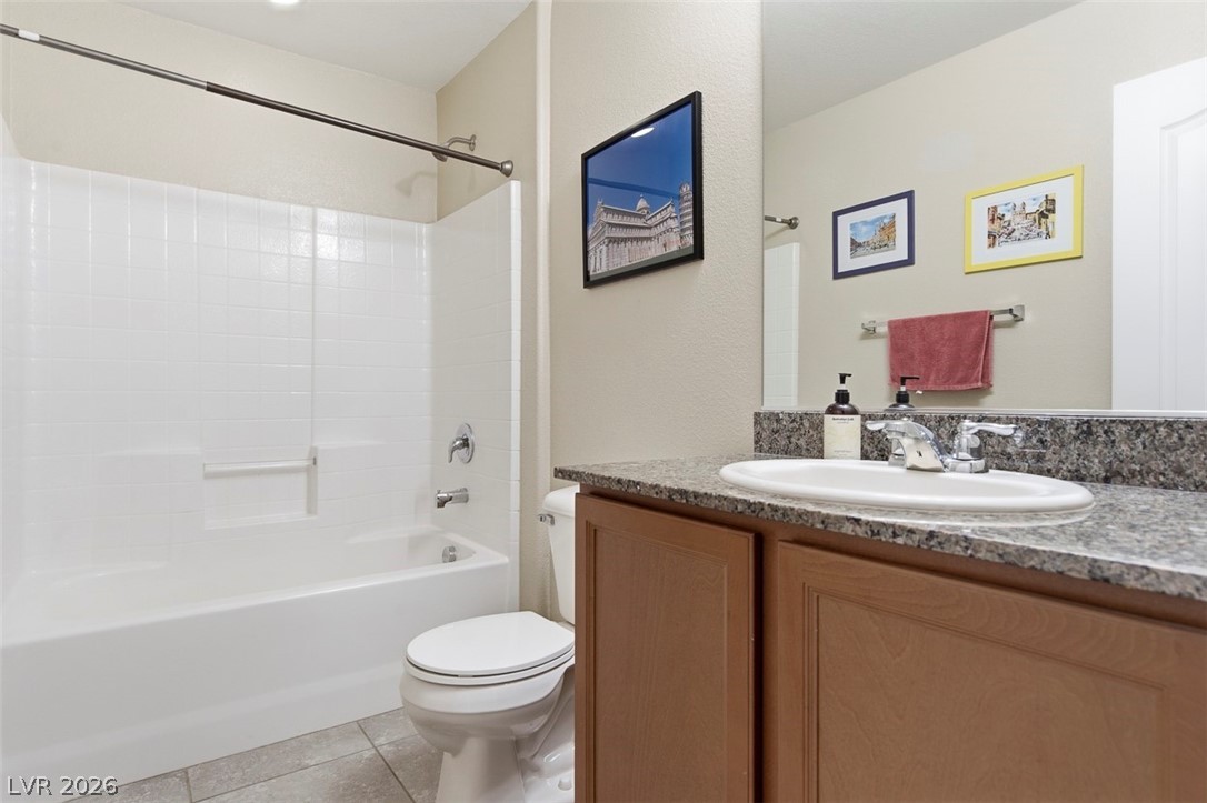 3882 East Chaffe Avenue