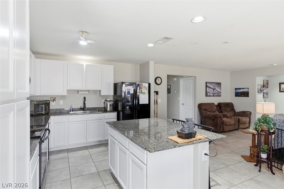 3882 East Chaffe Avenue