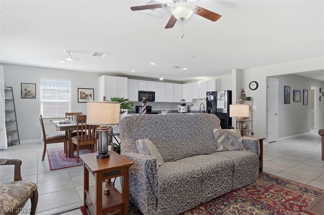 3882 East Chaffe Avenue