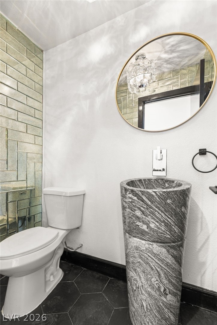 2840 Duneville Street