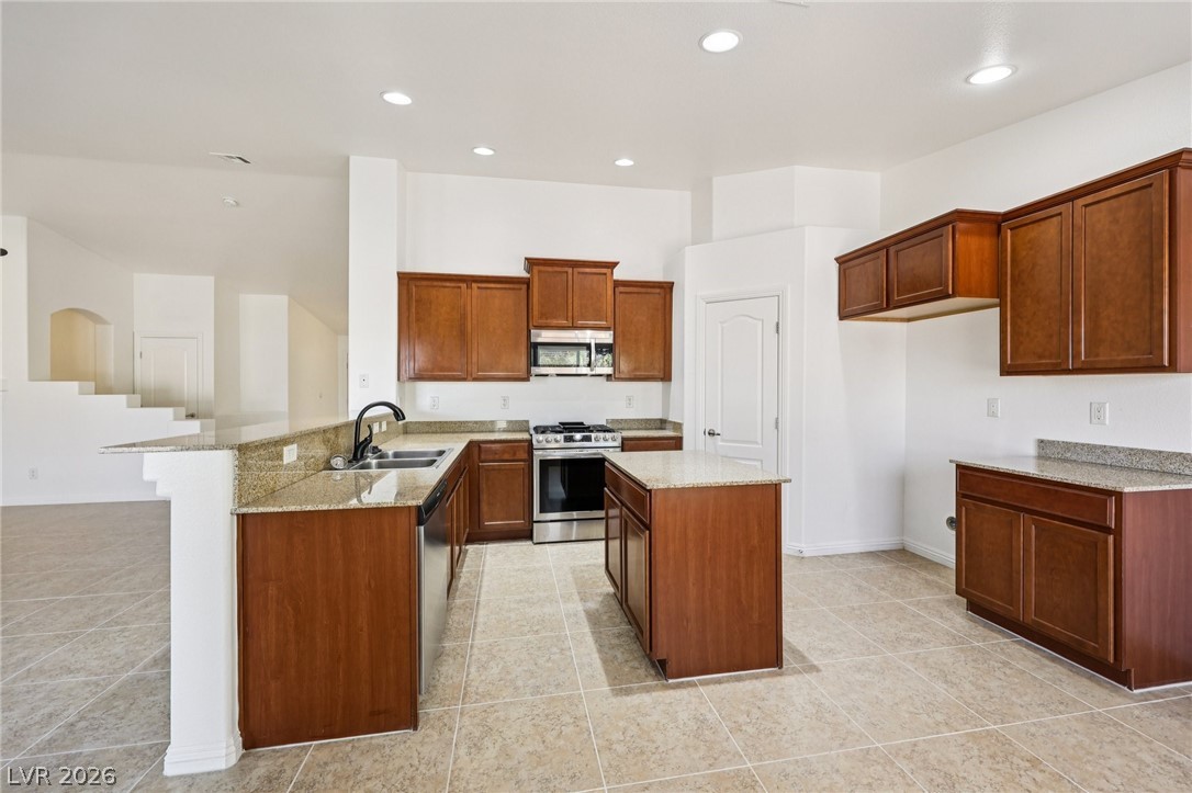 5002 Mirage Garden Street