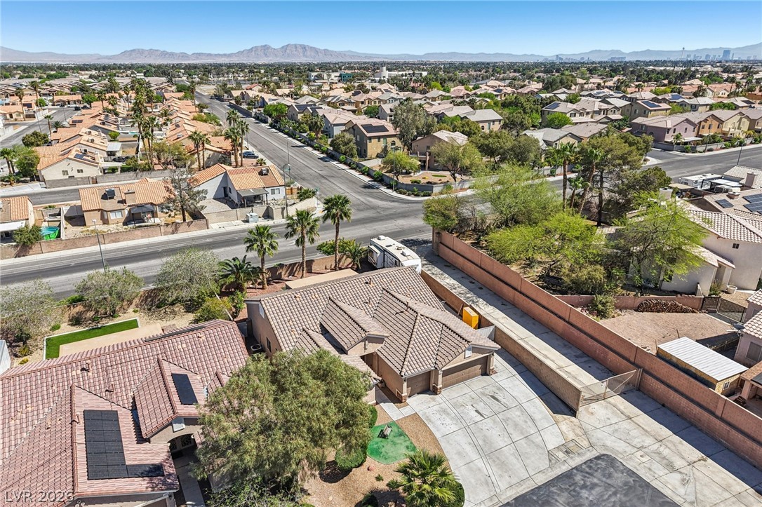 5002 Mirage Garden Street