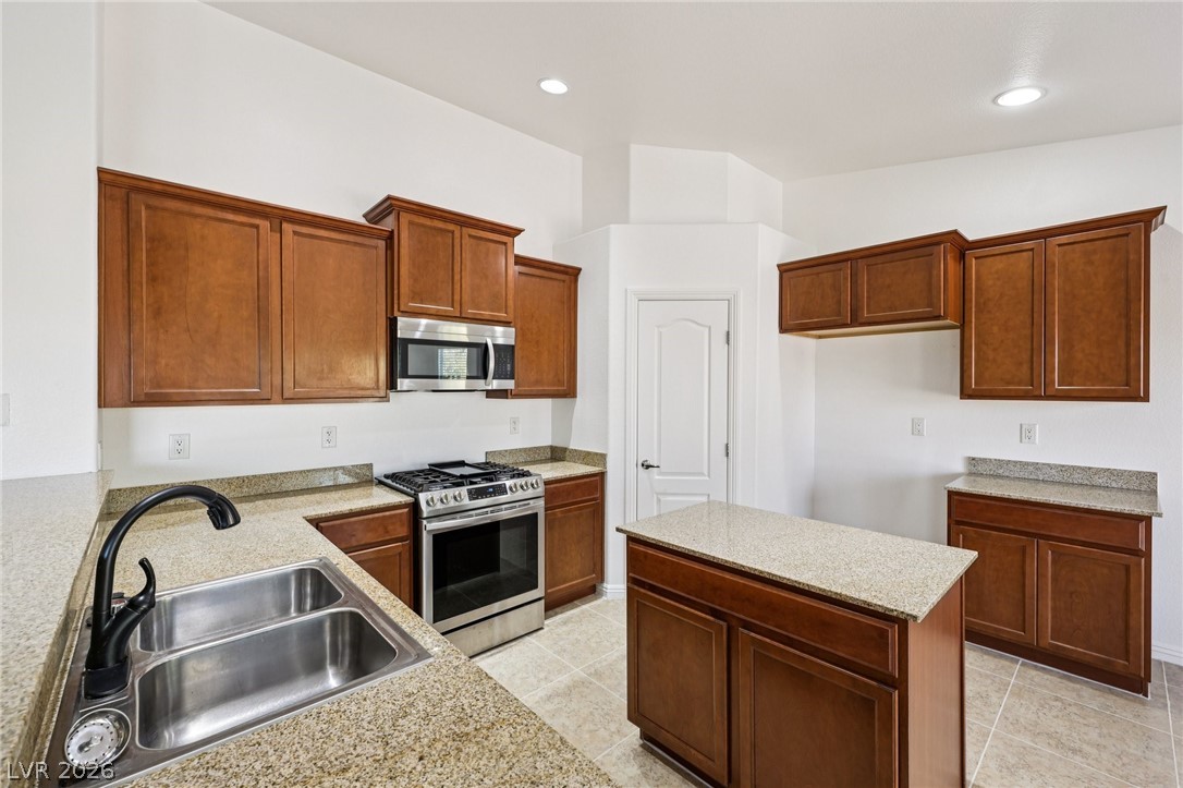 5002 Mirage Garden Street