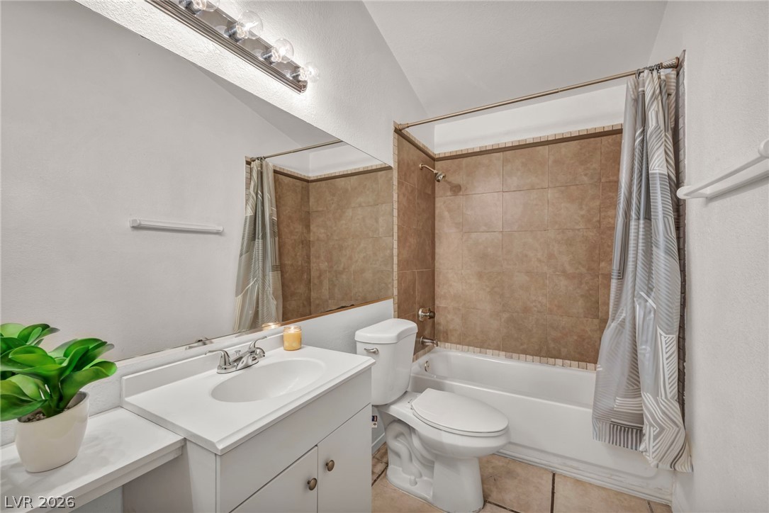 7803 Ravenhollow Lane