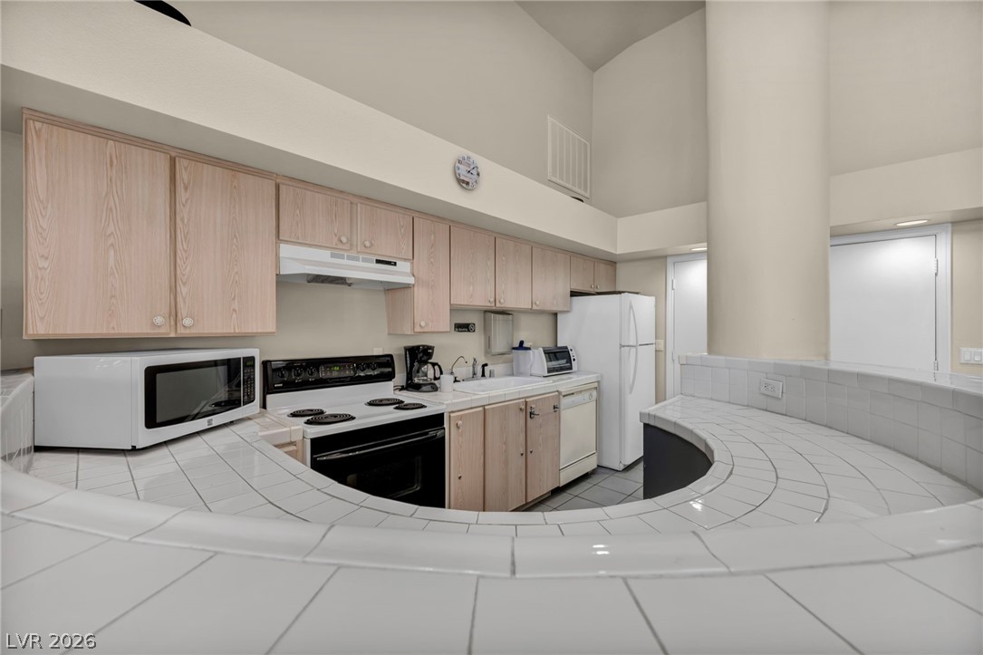 7803 Ravenhollow Lane