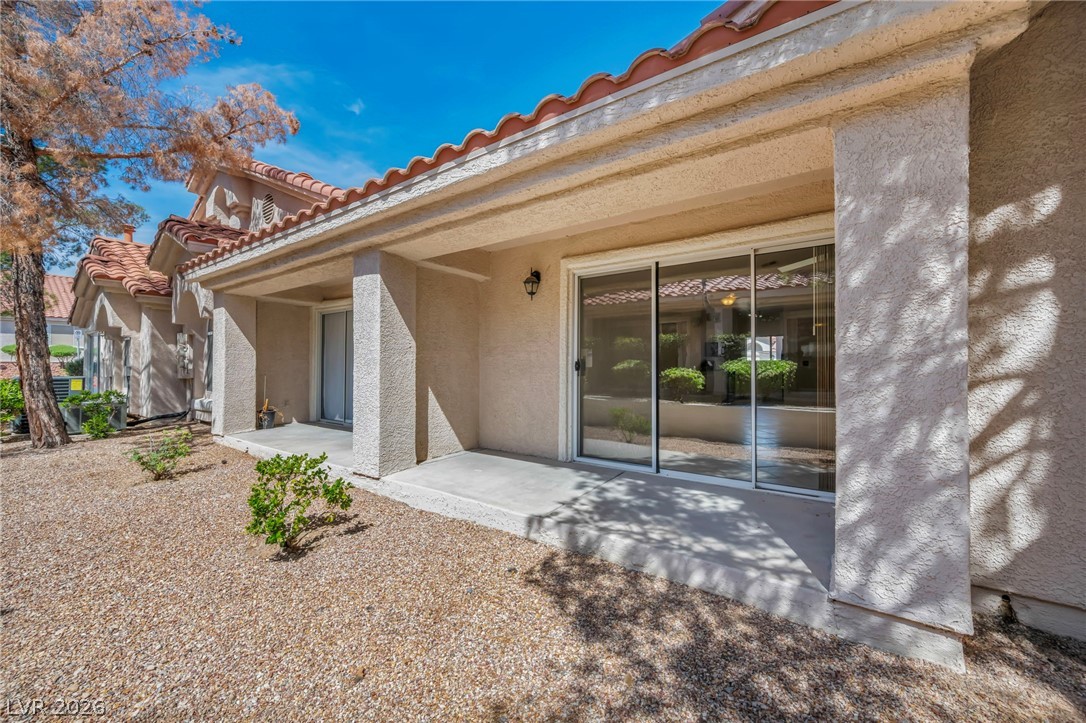 7803 Ravenhollow Lane