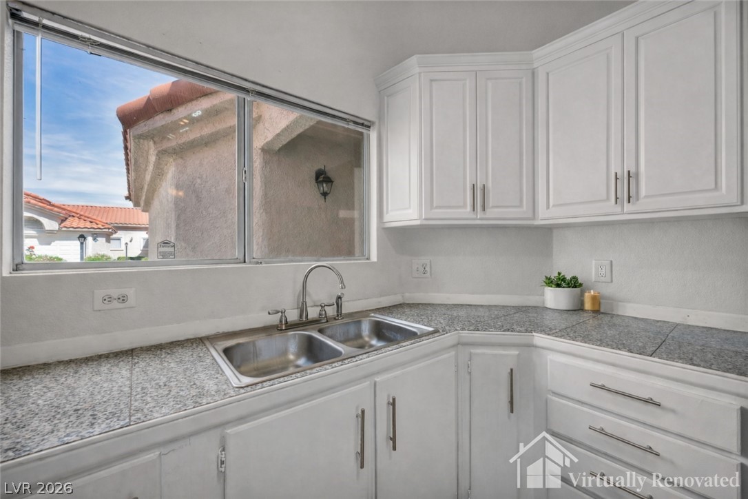 7803 Ravenhollow Lane