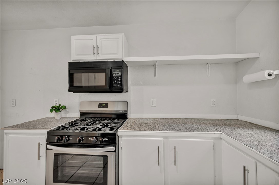 7803 Ravenhollow Lane