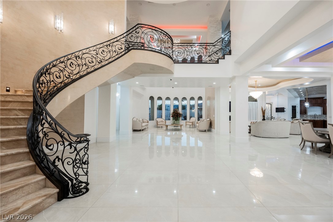 1721 South Tioga Way