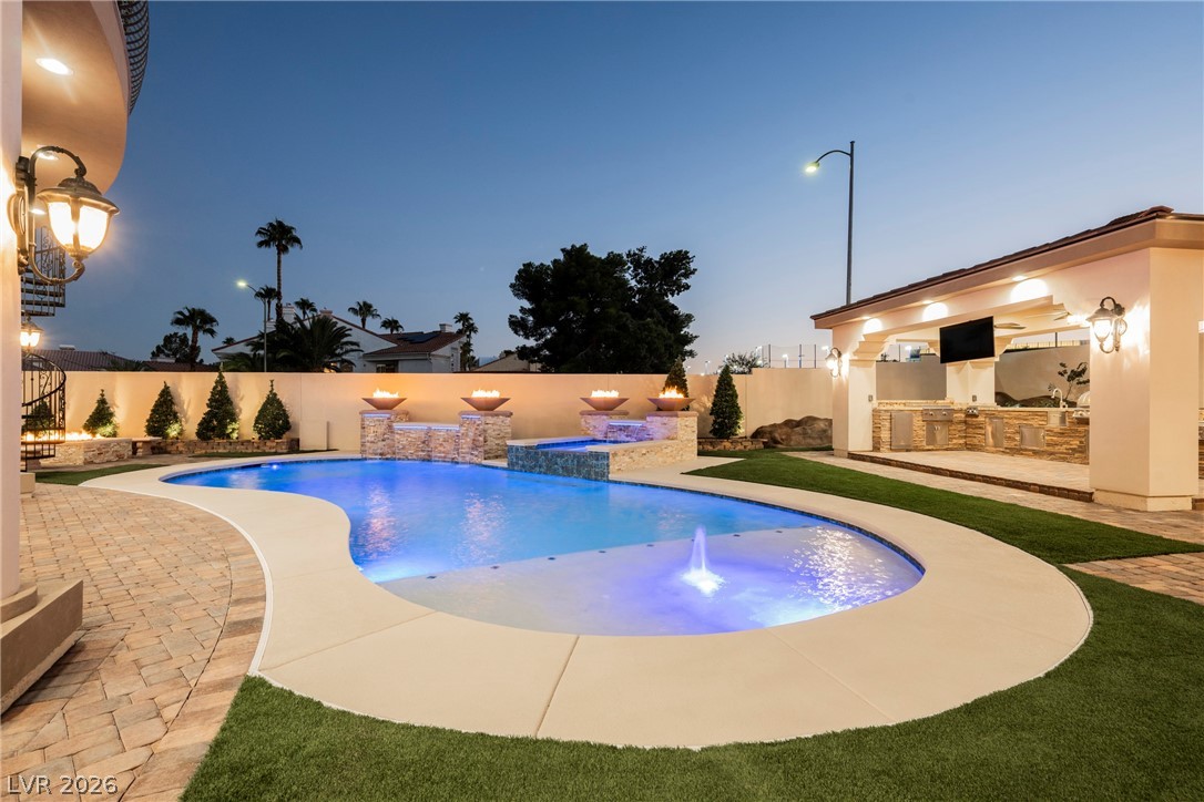 1721 South Tioga Way