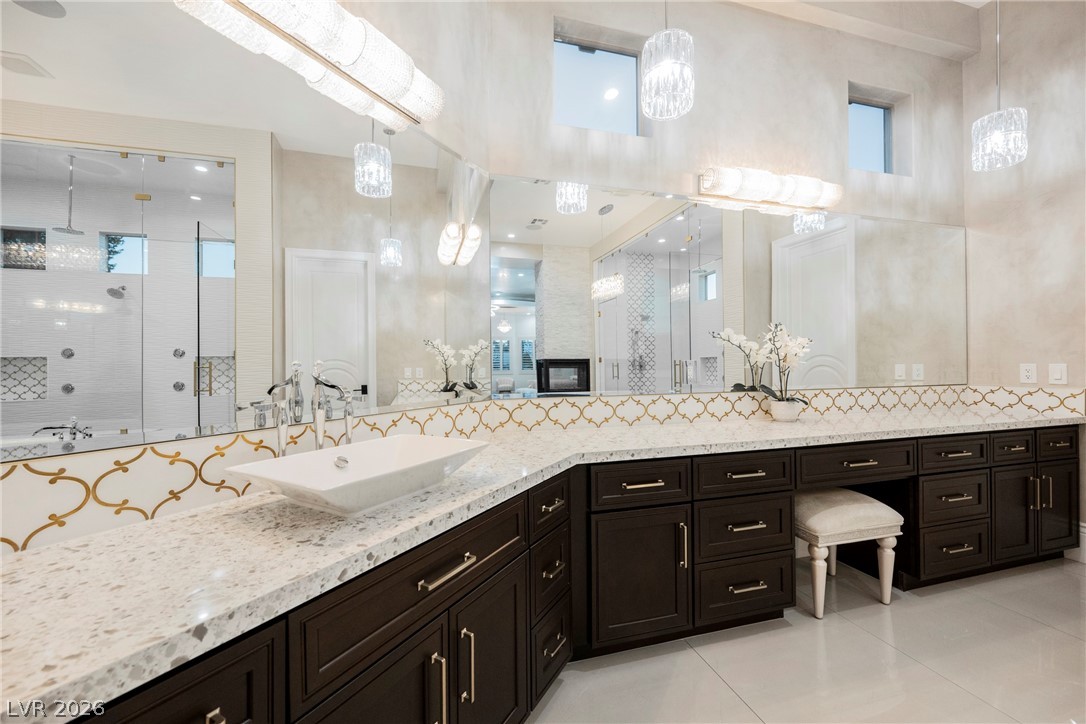 1721 South Tioga Way