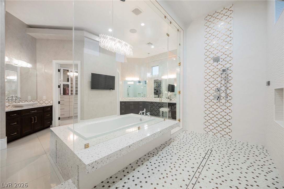 1721 South Tioga Way